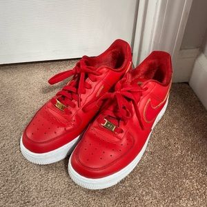 Red Gold swoosh Nike Airforces